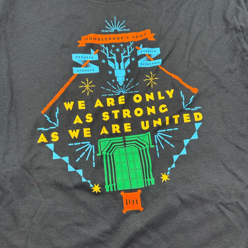 Dumbledore’s Army Harry Potter Size Medium Unisex T Shirt.